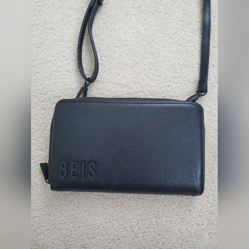 CLOSING JUNE 11! Beis crossbody travel purse